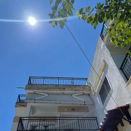 Lazaros Family Hébergement de vacances